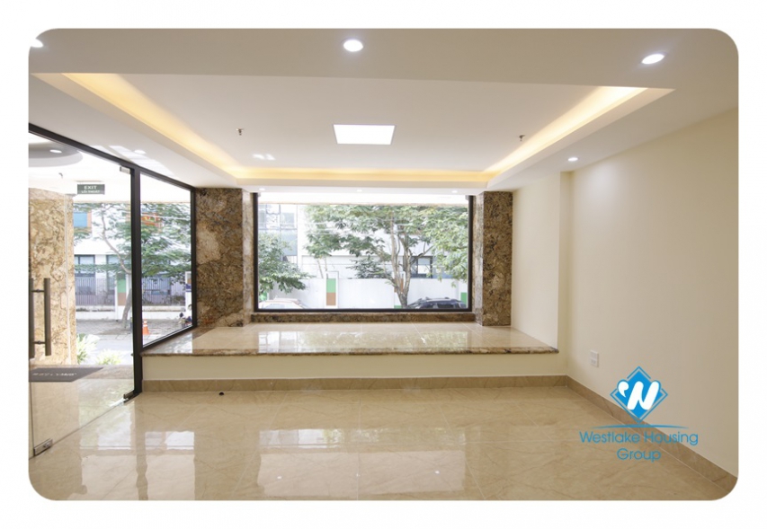 Brand new office in Dich Vong in a good location 